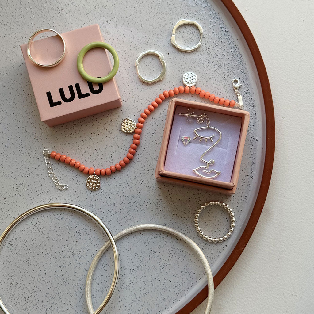 So reinigst du deinen Schmuck – Guide von LULU Copenhagen