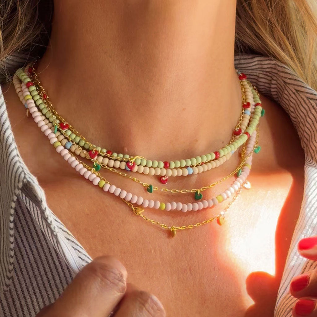 Wie stylt man Ketten im Layering-Look?