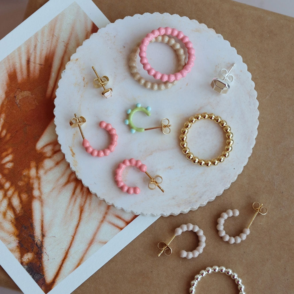 LULU Copenhagen Color Ball Hoops - Small - Paar Hoops Buttercream