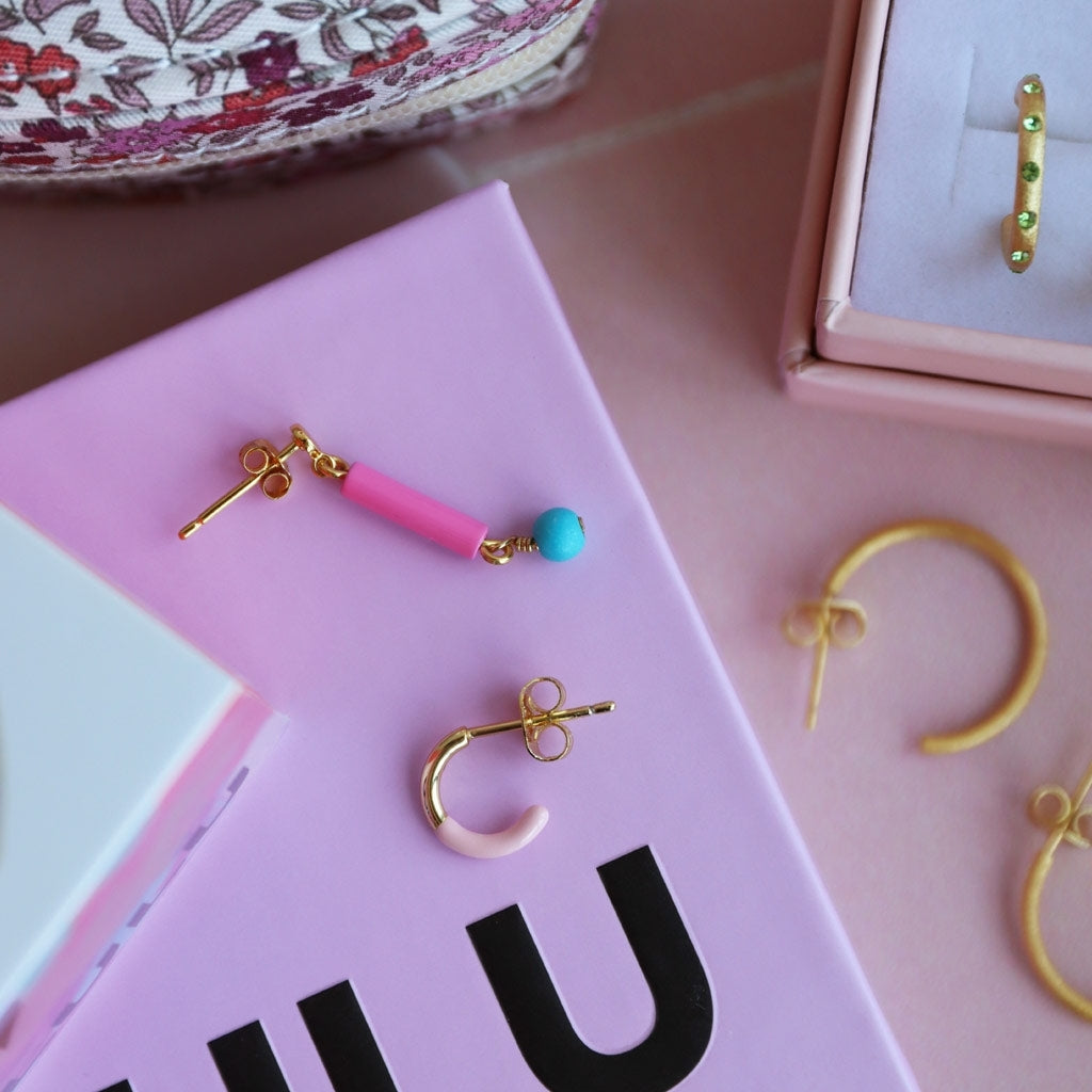LULU Copenhagen Color Hoop Half Dip 1 stück vergoldet Hoops Hellrosa