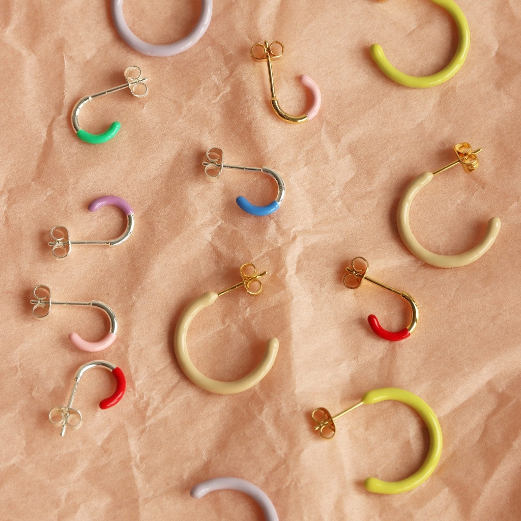 LULU Copenhagen Color Hoop Half Dip 1 stück versilbert Hoops Hellgrün