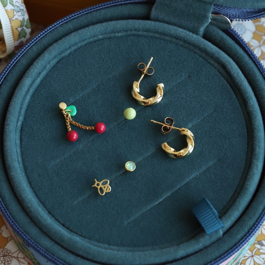 LULU Copenhagen Swirl Hoops Small paar Hoops Vergoldet