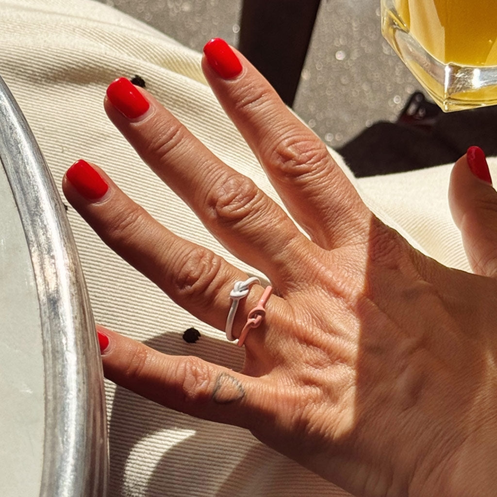 LULU Copenhagen Love Knot Ring Rings Weiß