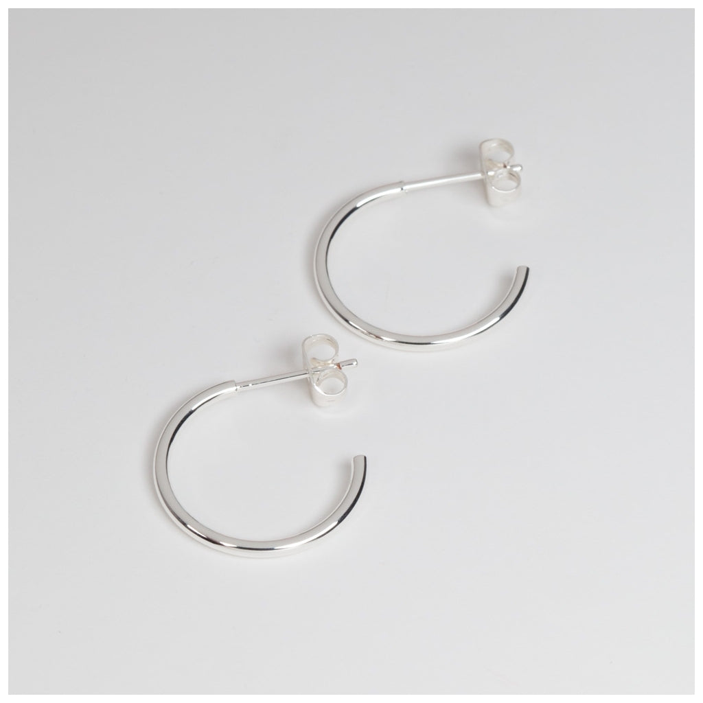 LULU Copenhagen Non Hoops Medium paar glänzend Hoops Silver Plated