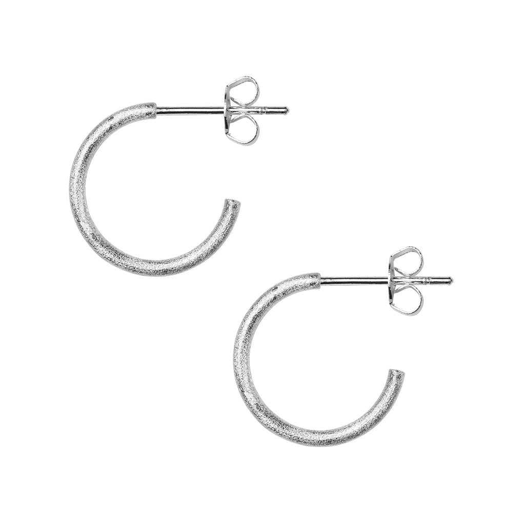 LULU Copenhagen Non Hoops Small paar Hoops Silver Plated