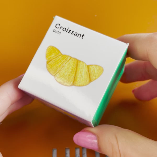 LULU Copenhagen Croissant Ohrring 1 stück Ear stud, 1 pcs Vergoldet - Video preview
