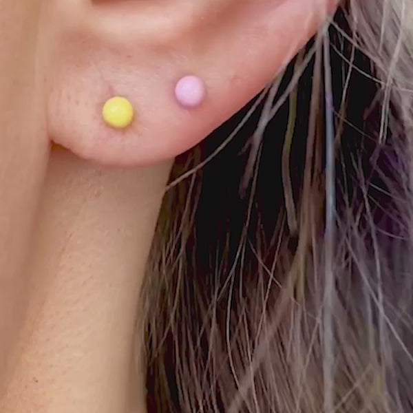 LULU Copenhagen Color Ball Ohrring 1 stück Ear stud, 1 pcs Lila - Video preview