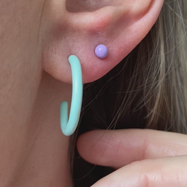 LULU Copenhagen Color Hoops Medium paar Hoops Minze - Video preview